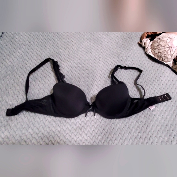 Victoria's Secret Other - Victoria's Secret 32C Bra